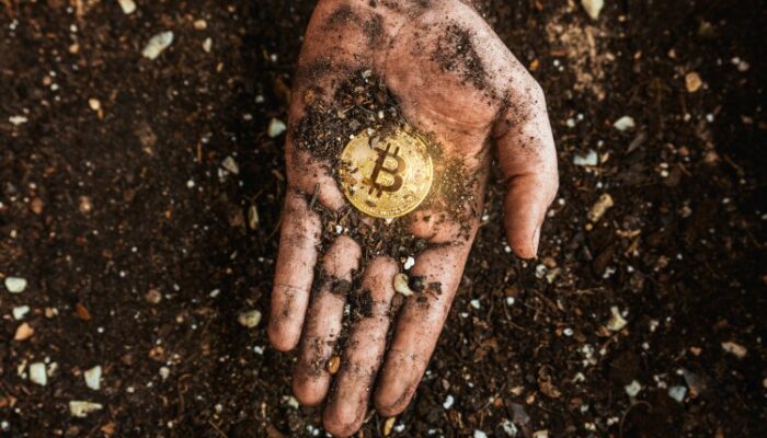 bitcoin-active-addresses-at-2020-level-—-what’s-happening?