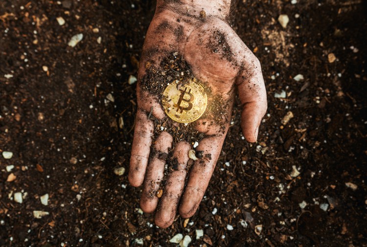 bitcoin-active-addresses-at-2020-level-—-what’s-happening?