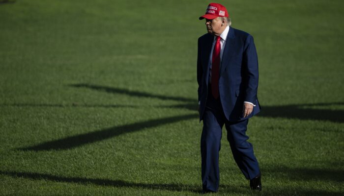 truth-social-crashes-as-trump-live-posts-iran-bombing