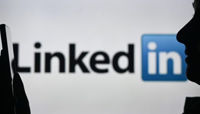 linkedin-ceo-says-ai-writing-assistant-is-not-as-popular-as-expected