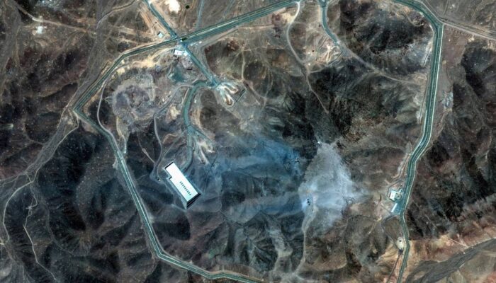 what-satellite-images-reveal-about-the-us-bombing-of-iran’s-nuclear-sites