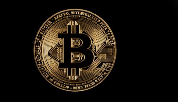 bitcoin-elliott-wave-count-predicts-further-crash-to-$94,000,-but-what-next?