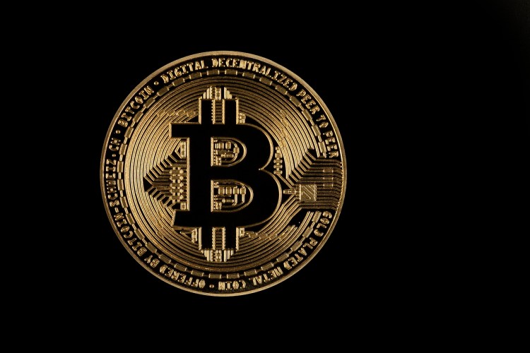 bitcoin-elliott-wave-count-predicts-further-crash-to-$94,000,-but-what-next?