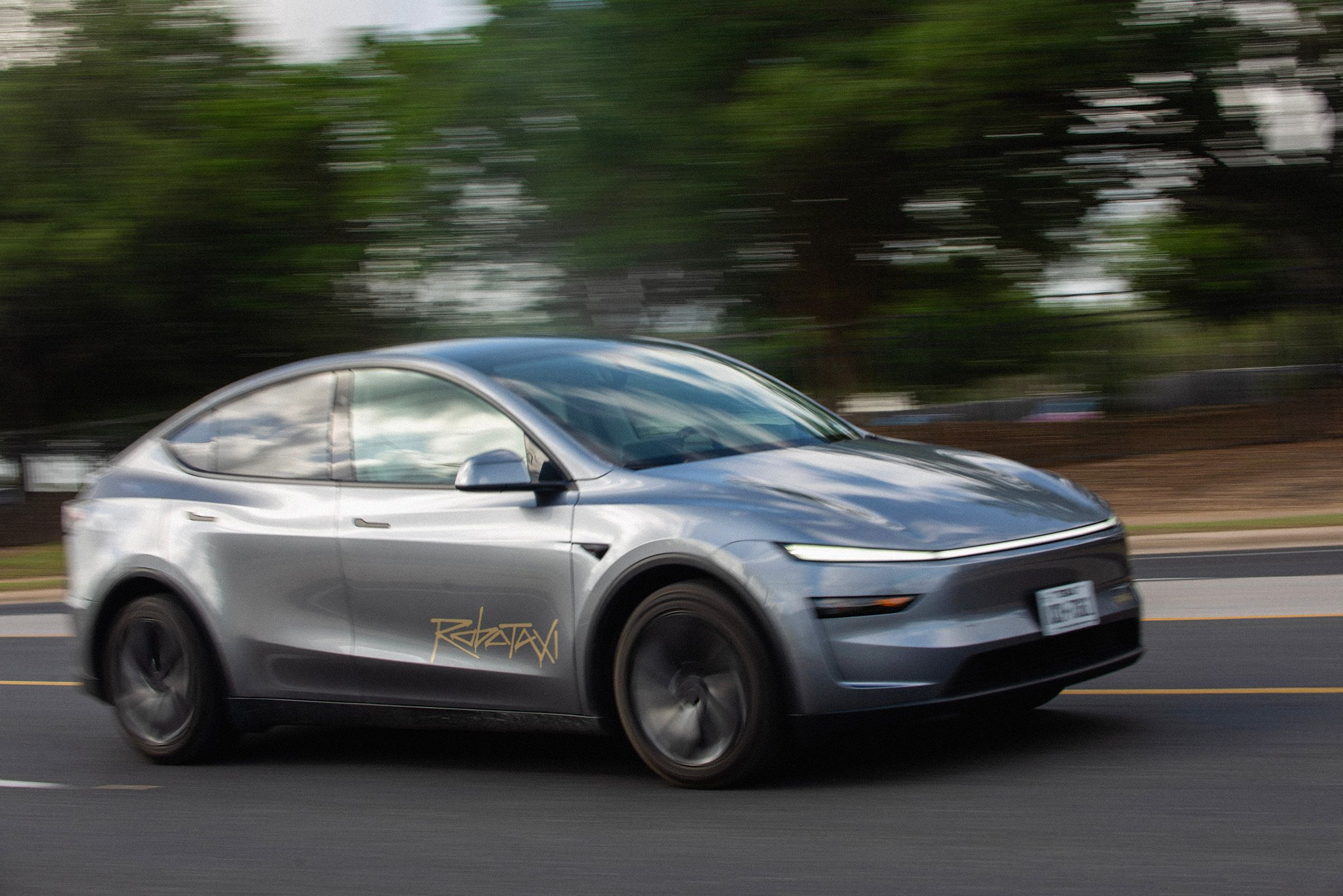texas-lawmakers-want-more-control-of-the-tesla-robotaxis-on-their-roads