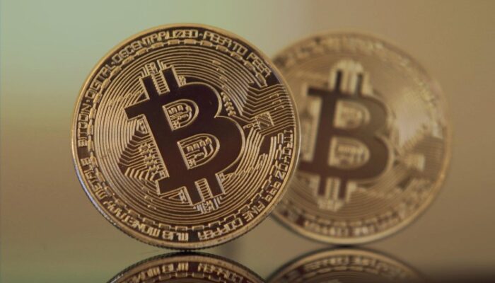 extended-wave-5-scenario-puts-bitcoin-price-above-$300,000-with-step-like-structure-in-place