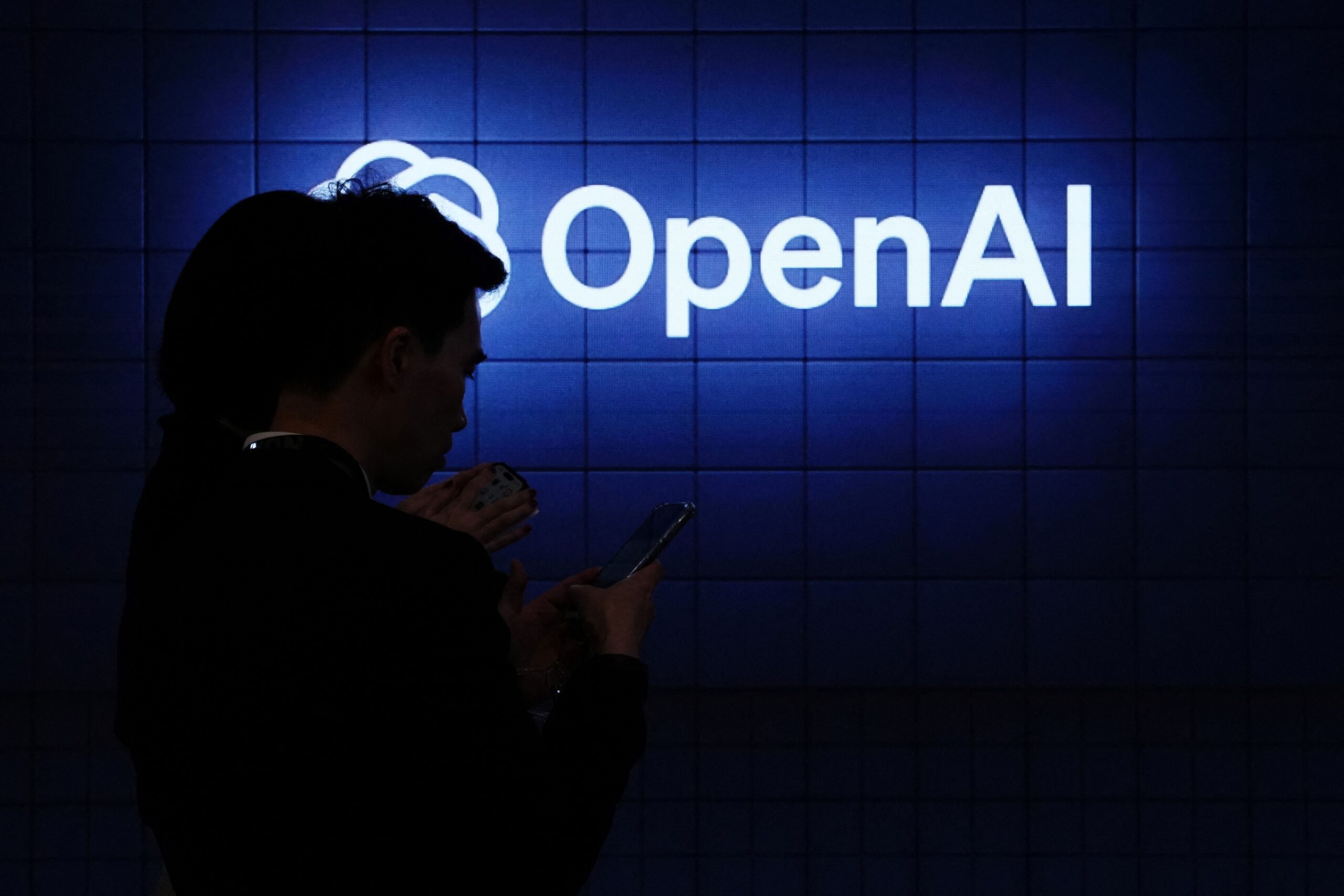 openai-loses-4-key-researchers-to-meta