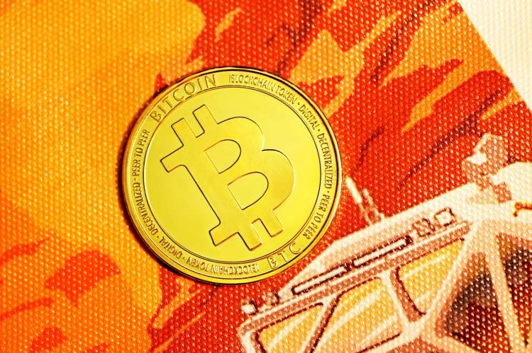 bitcoin-market-enters-caution-zone-amid-rising-sell-side-pressure,-analyst-says