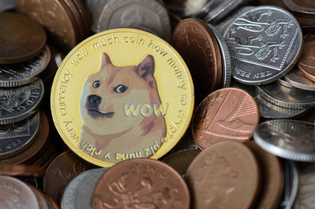 dogecoin-megaphone-pattern-confirms-price-blowup,-‘don’t-miss-this-last-rally’—analyst