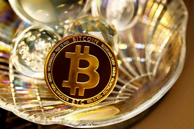 bitcoin-holds-$112,000-support-as-binance-whale-activity-cools-off-–-what’s-ahead?