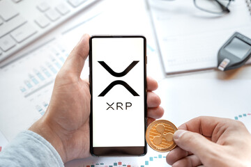 analyst-sounds-major-xrp-warning:-last-chance-to-get-in-as-accumulation-balloons
