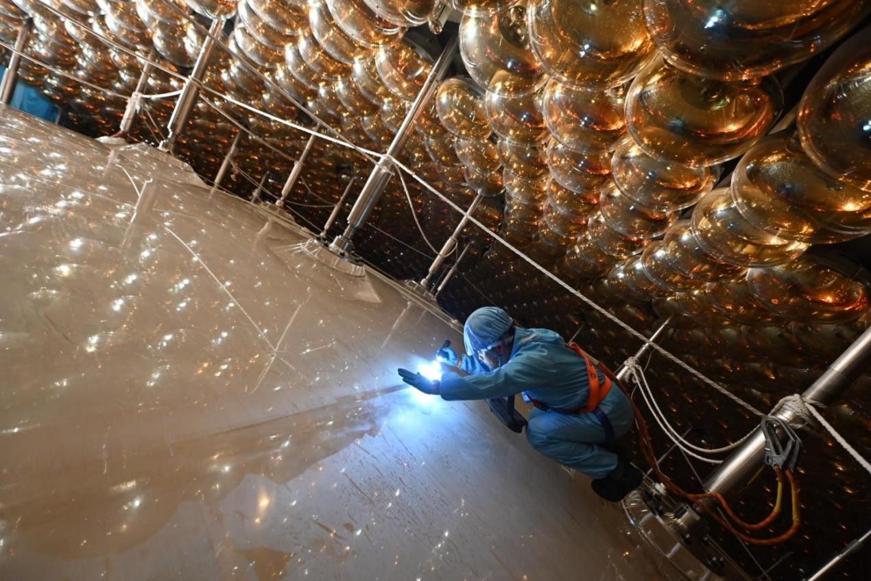 this-giant-subterranean-neutrino-detector-is-taking-on-the-mysteries-of-physics