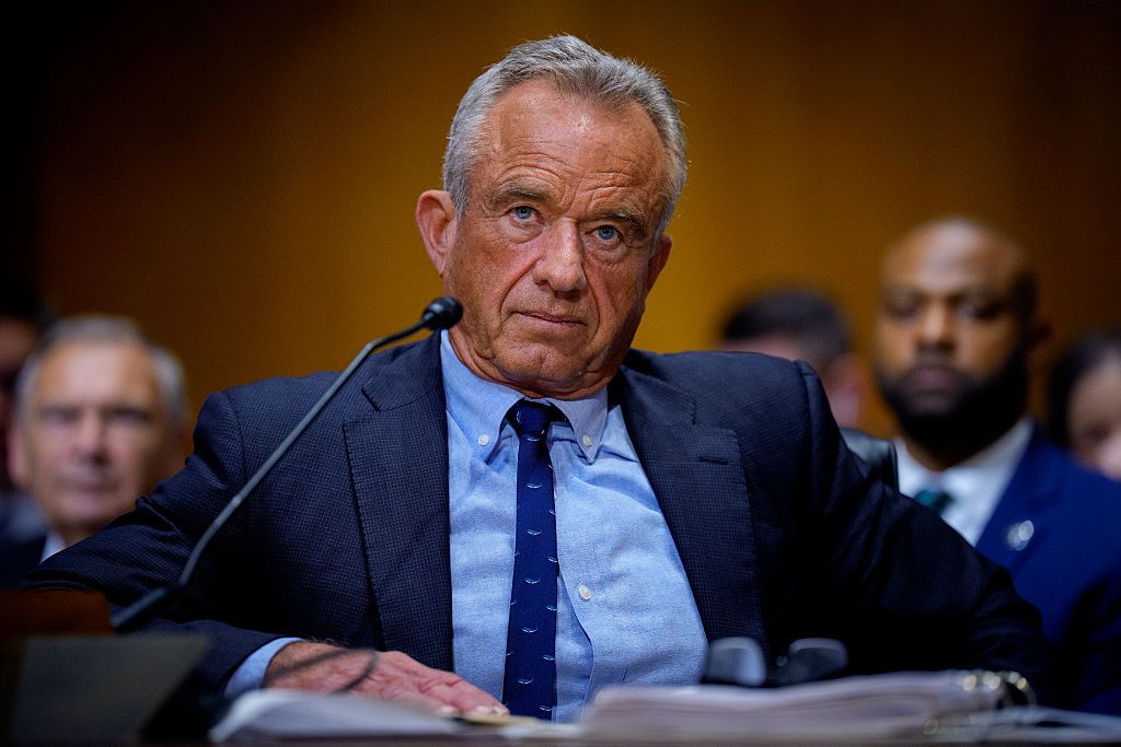 rfk-jr.’s-vaccine-panel-votes-down-its-own-proposal-to-require-prescriptions-for-covid-19-shots