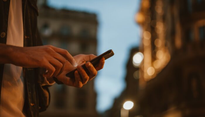 worried-about-phone-searches?-1password’s-travel-mode-can-clean-up-your-data