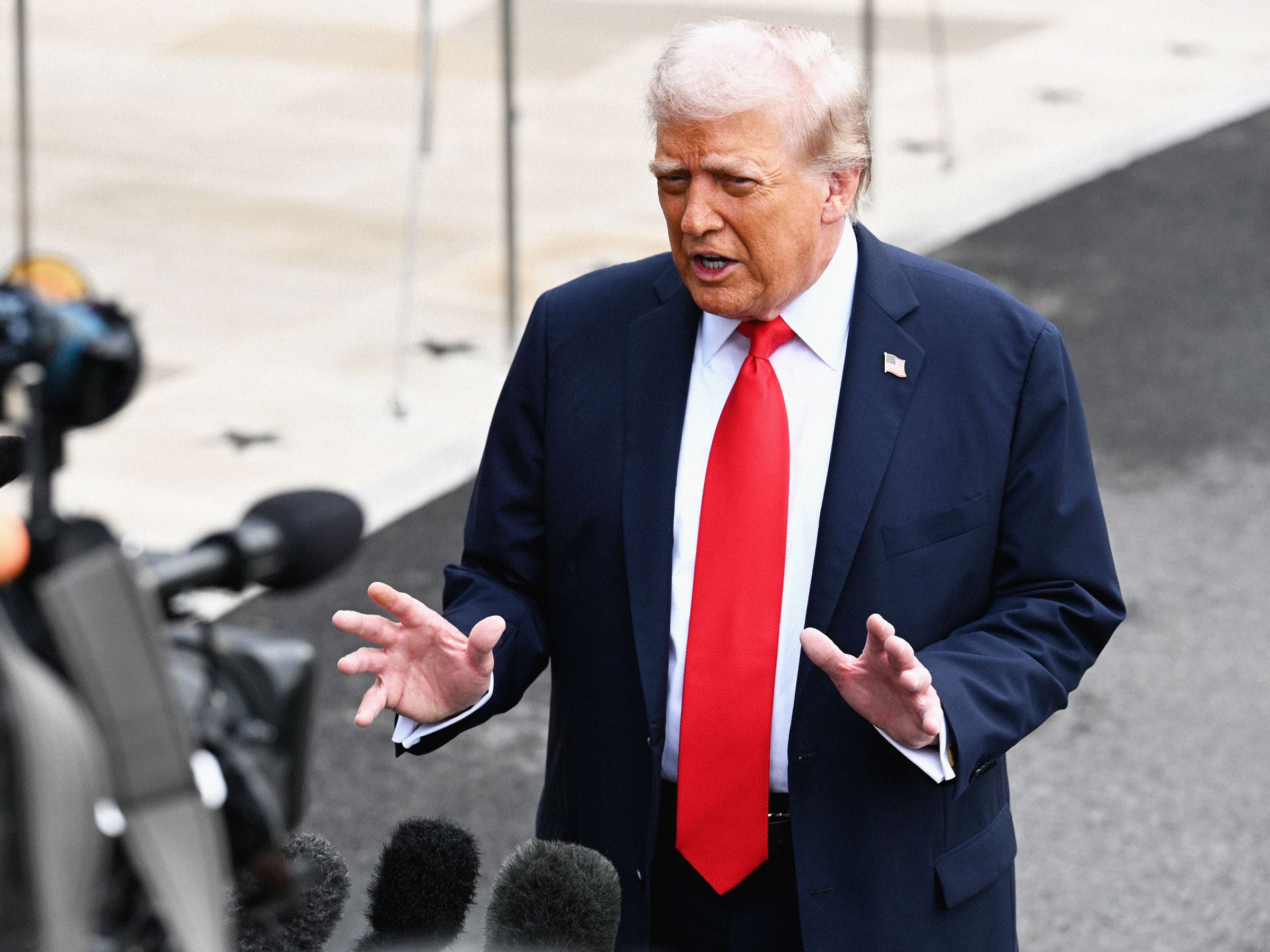 trump-executive-order-will-hand-tiktok-over-to-us-investors