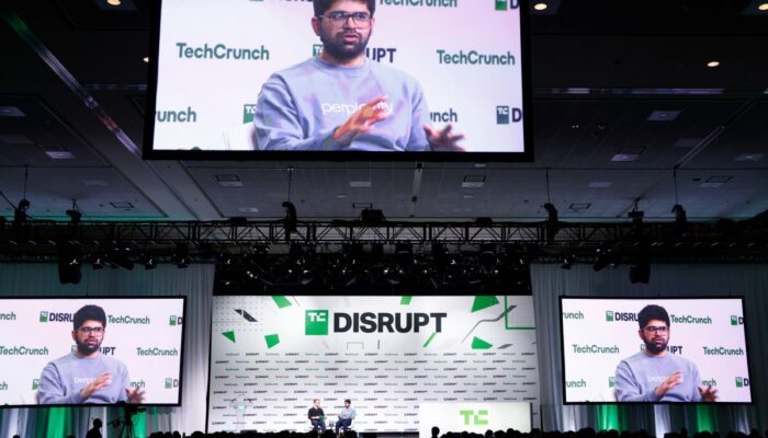 the-techcrunch-disrupt-stage-revealed:-behold-the-first-look 