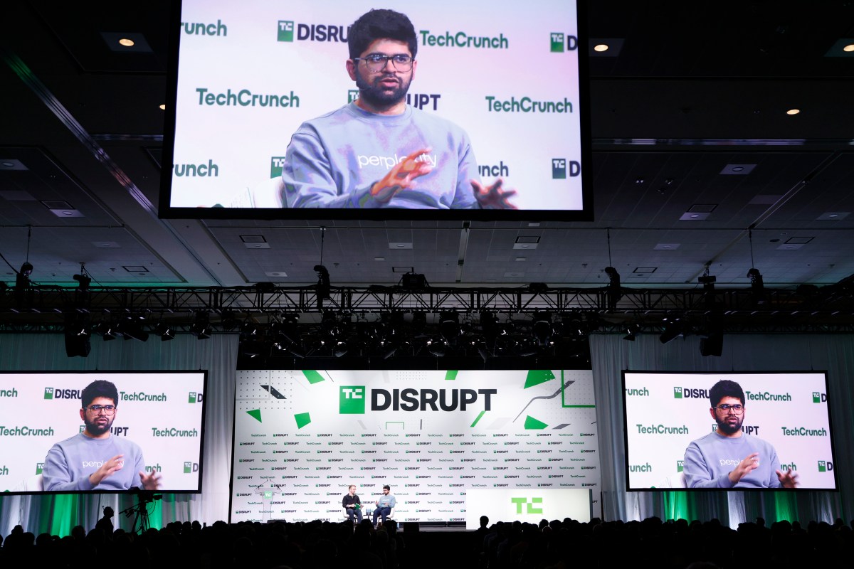 the-techcrunch-disrupt-stage-revealed:-behold-the-first-look 