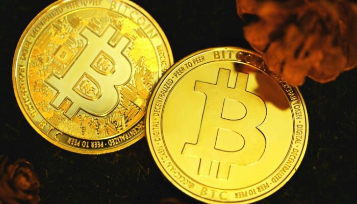 bitcoin-weak-hand-selling-slows:-sth-sopr-reset-hints-at-potential-rally-setup
