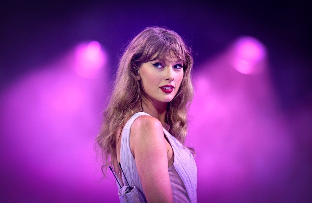 taylor-swift-fans-accuse-singer-of-using-ai-in-her-google-scavenger-hunt-videos
