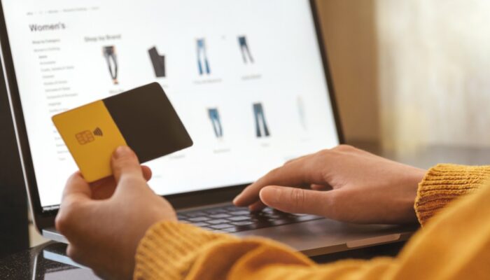 adobe-predicts-ai-assisted-online-shopping-to-grow-520%-during-the-2025-us-holiday-season