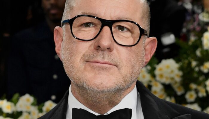 jony-ive-says-he-wants-his-openai-devices-to-‘make-us-happy’