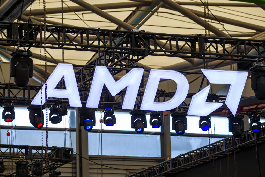 wall-street-analysts explain-how amd’s-own-stock-will pay-for openai’s billions-in chip purchases 