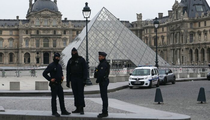 what-to-know-about-the-shocking-louvre-jewelry-heist