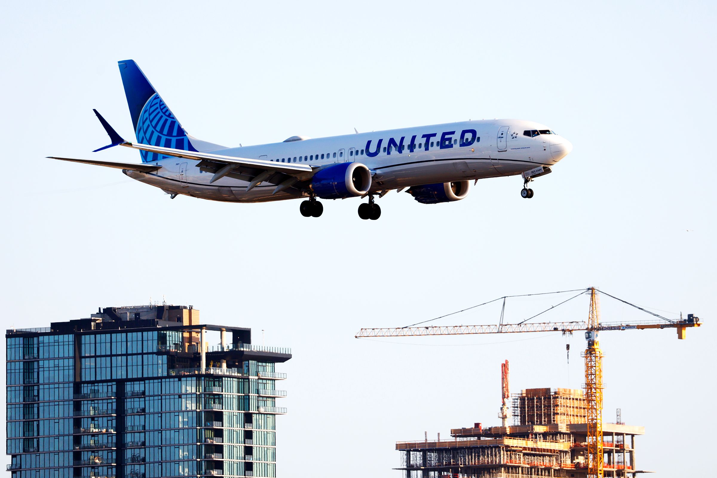 mystery-object-from-‘space’-strikes-united-airlines-flight-over-utah
