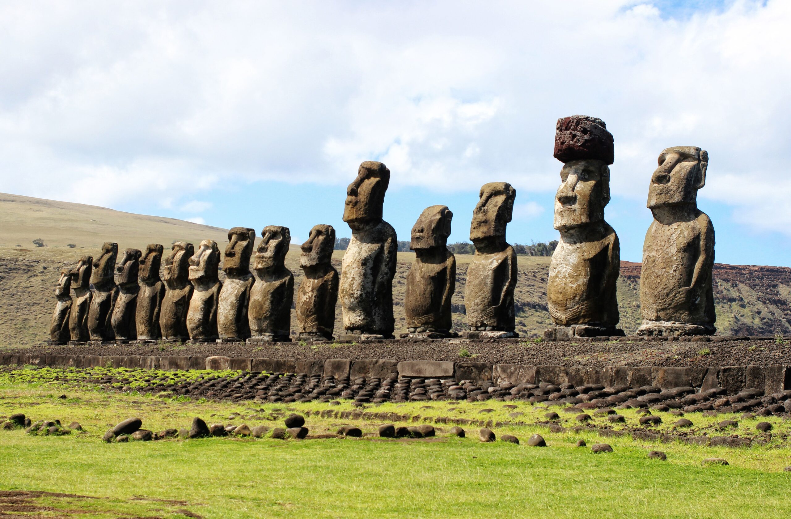 easter-island’s-moai-statues-may-have-walked-to-where-they-now-stand