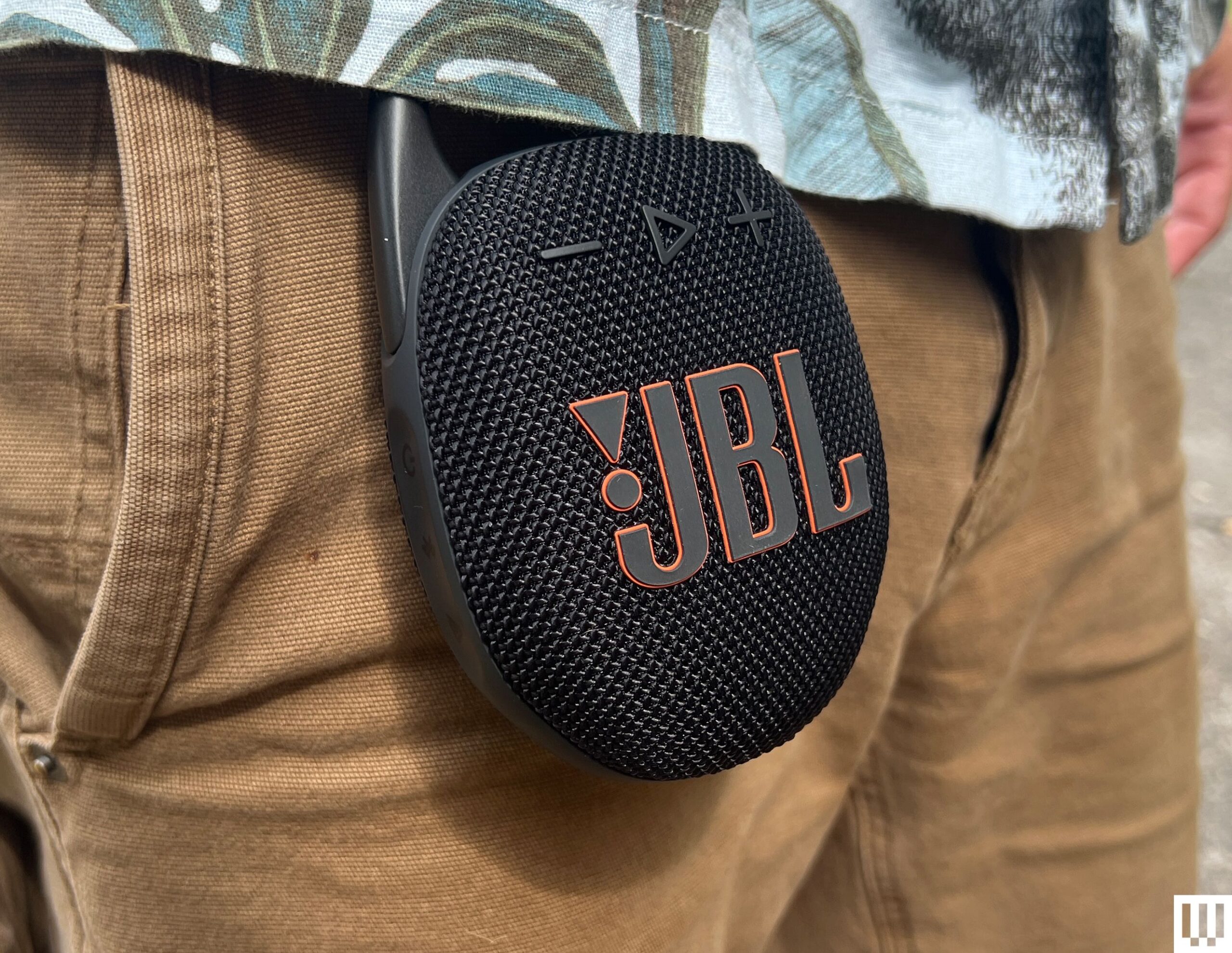 jbl’s-rad-clip-on-bluetooth-speaker-is-$20-off