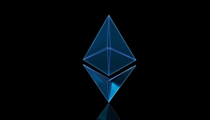 ethereum-whales-quietly-accumulate-as-stablecoin-usage-skyrockets-400%