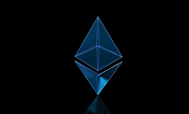 ethereum-whales-quietly-accumulate-as-stablecoin-usage-skyrockets-400%
