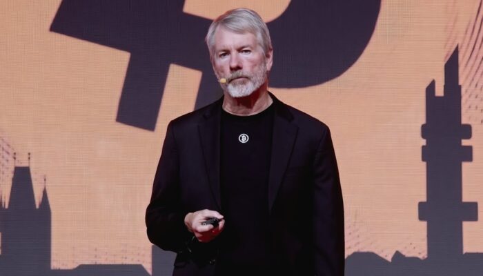 bitcoin-price-rebounds-above-$115,000-as-strategy-buys-390-more-bitcoin