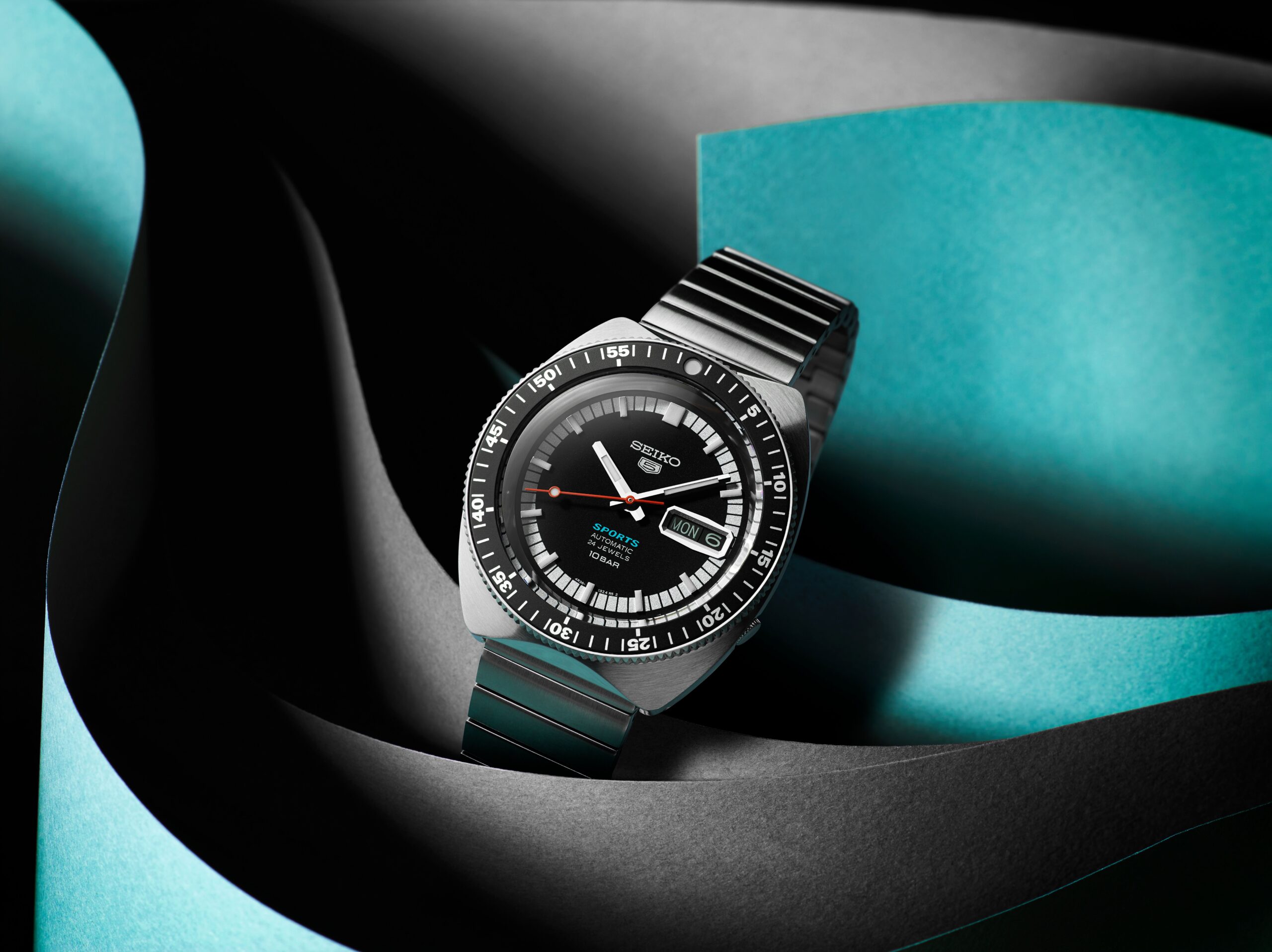 these-9-seiko-5-sports-timepieces-will-kickstart-your-watch-addiction these-9-seiko-5-sports-timepieces-will-kickstart-your-watch-addiction