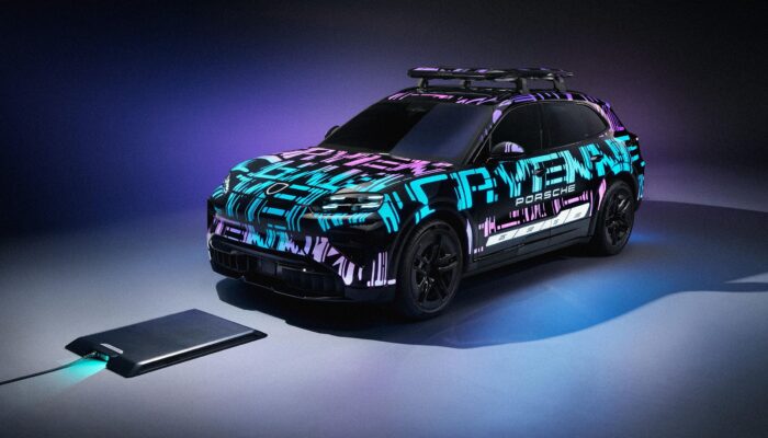 we-wirelessly-charged-the-porsche-cayenne-ev-and-found-out-why-the-charger-won’t-fry-your-cat