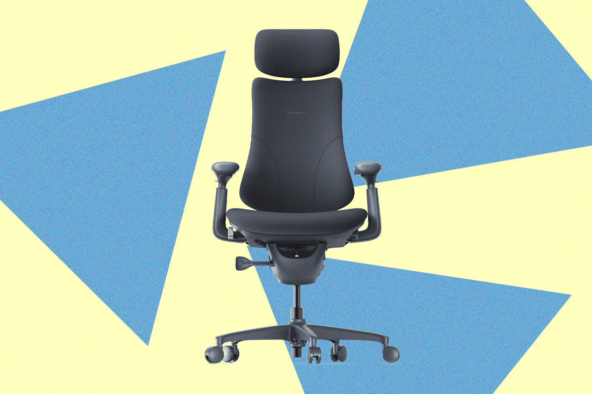 the-libernovo-omni-office-chair-has-a-built-in-battery-for-motorized-lumbar-adjustments