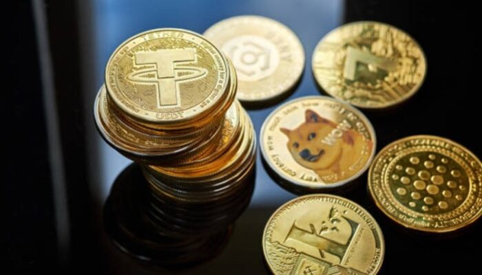 altcoins-to-rally-as-bitcoin-dominance-mirrors-july-2025-setup-—-details altcoins-to-rally-as-bitcoin-dominance-mirrors-july-2025-setup-—-details