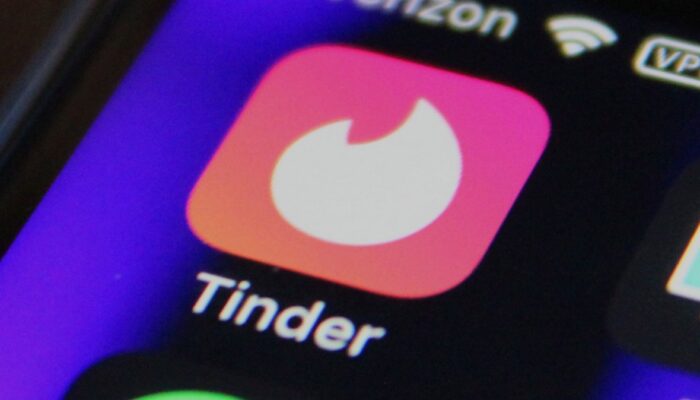 tinder-to-use-ai-to-get-to-know-users,-tap-into-their-camera-roll-photos tinder-to-use-ai-to-get-to-know-users,-tap-into-their-camera-roll-photos