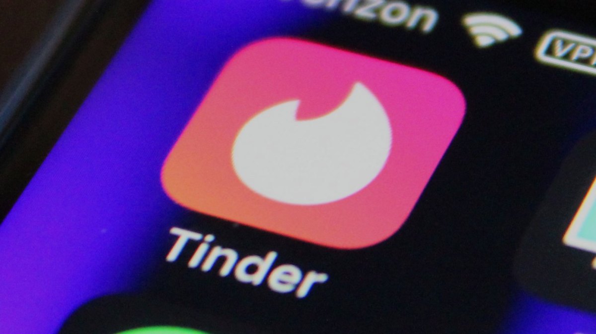 tinder-to-use-ai-to-get-to-know-users,-tap-into-their-camera-roll-photos tinder-to-use-ai-to-get-to-know-users,-tap-into-their-camera-roll-photos