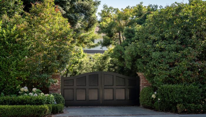 mark-zuckerberg-opened-an-illegal-school-at-his-palo-alto-compound.-his-neighbors-revolted