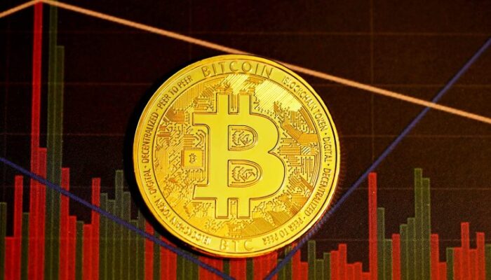 bitcoin-near-breaking-point-as-it-tests-its-most-crucial-support-line—analyst bitcoin-near-breaking-point-as-it-tests-its-most-crucial-support-line—analyst