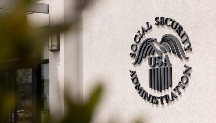 social-security-employees-grill-management-during-tense-shutdown-meeting social-security-employees-grill-management-during-tense-shutdown-meeting