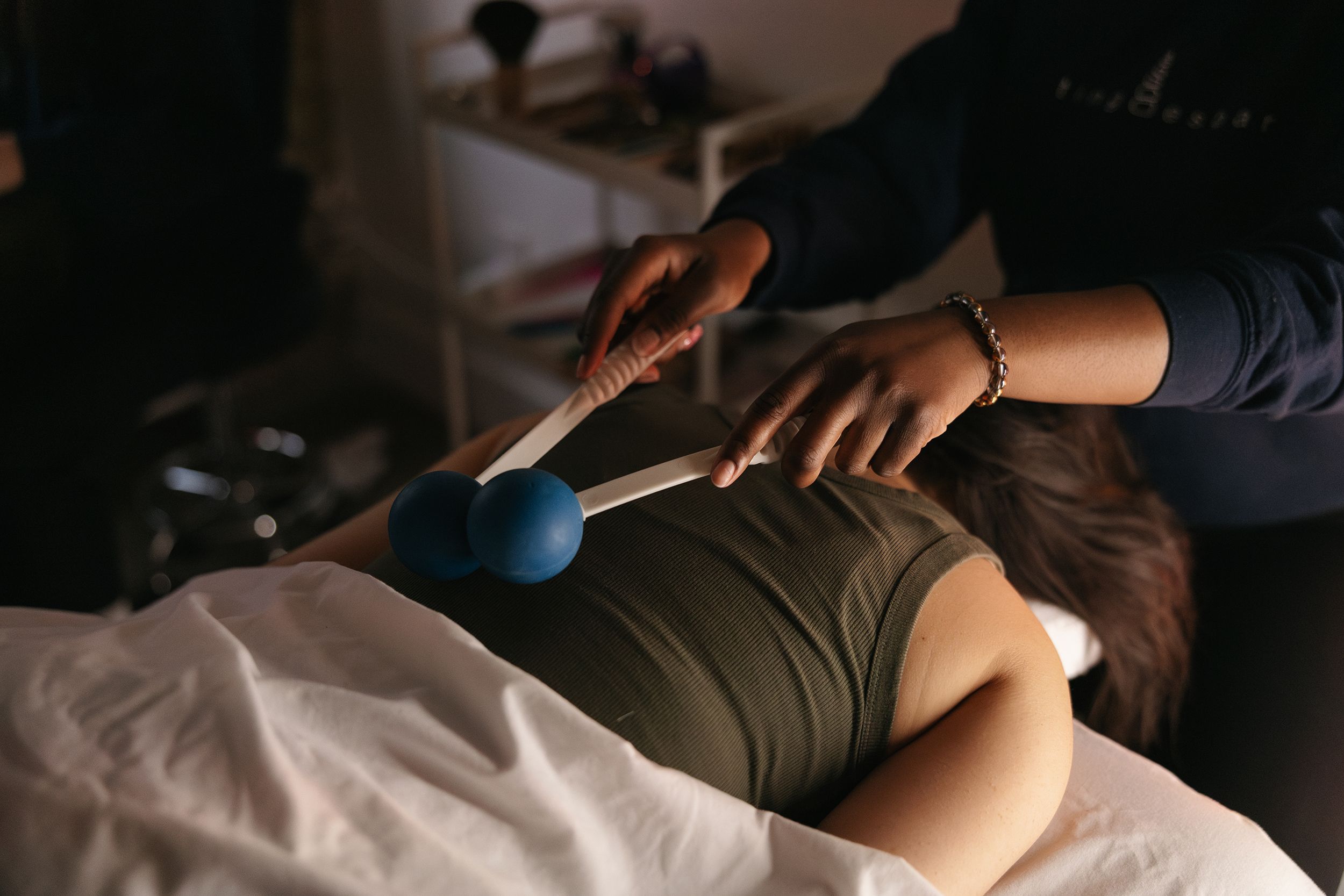 lice-checks,-crafts,-and-being-touched-by-strangers:-inside-a-role-playing-asmr-spa