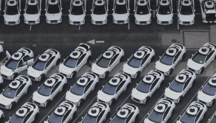 waymo’s-robotaxis-can-now-use-the-highway,-speeding-up-longer-trips