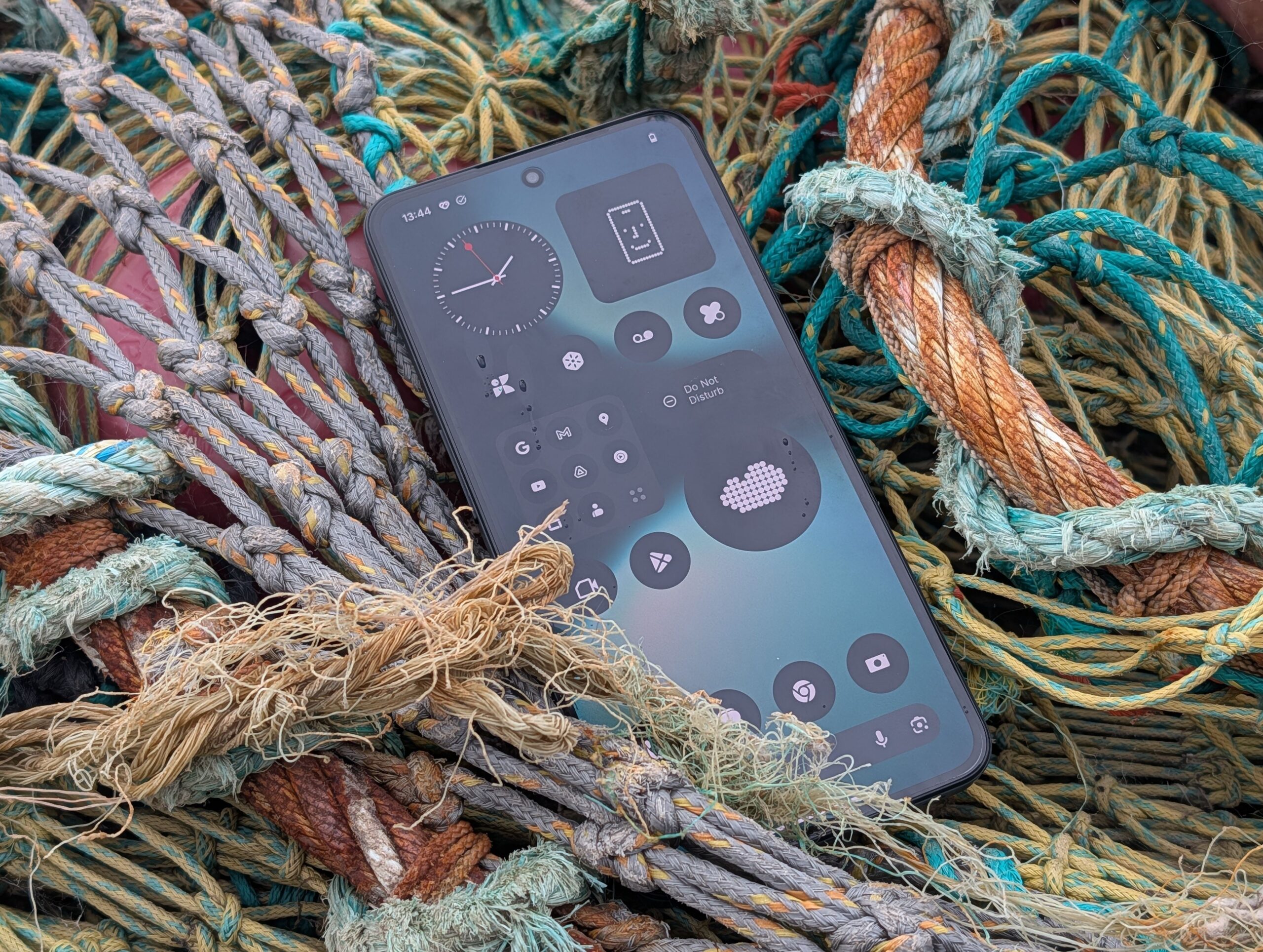 nothing’s-budget-friendly-phone-(3a)-lite-is-a-diluted-disappointment