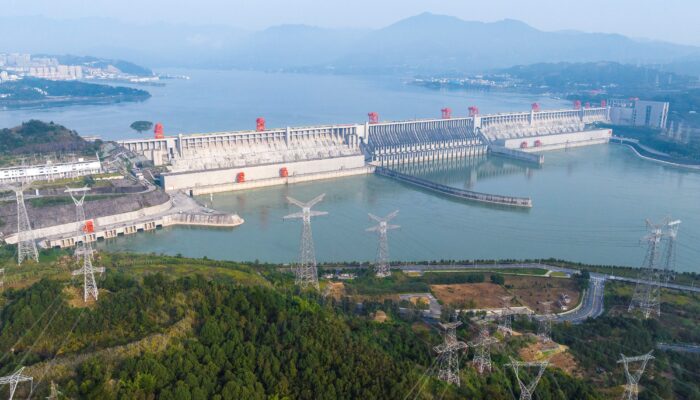 can-a-hydroelectric-dam-really-make-the-days-longer? can-a-hydroelectric-dam-really-make-the-days-longer?