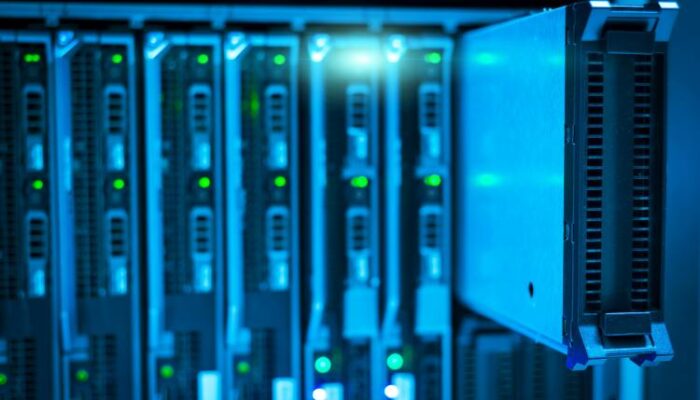 trump’s-bitcoin-mining-firm-gets-$100m+-boost-from-scaramucci-family:-report