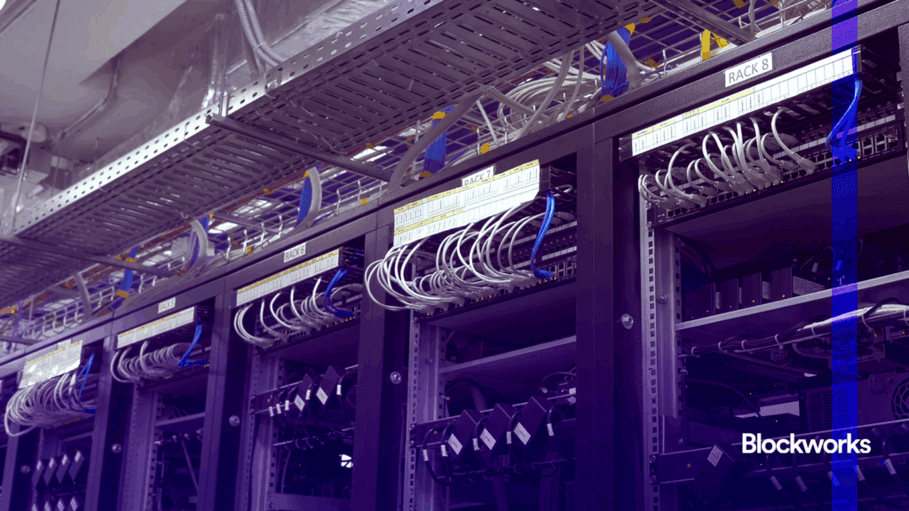 revenue-declines-and-etf-outflows-keep-pressure-on-the-crypto-market revenue-declines-and-etf-outflows-keep-pressure-on-the-crypto-market