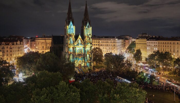 prague’s-city-center-sparkles,-buzzes,-and-burns-at-the-signal-festival