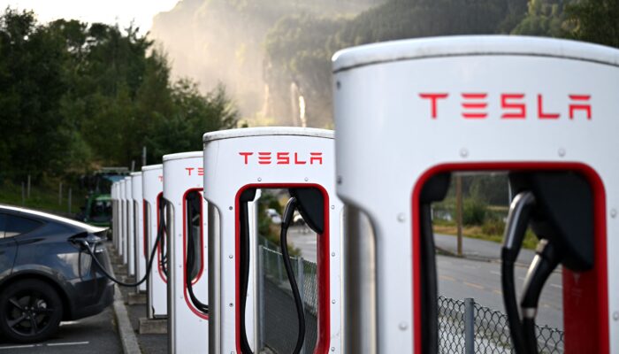 why-don’t-norwegians-hate-tesla-like-the-rest-of-europe-does?